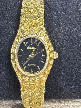 Vintage Gruen Ladies Gold Nugget Quartz Watch Non Working For Repair or Parts